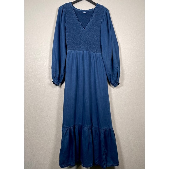 NWT Old Navy Smocked Chambray Fit & Flare Midi Dress Medium Tall - Picture 2 of 8